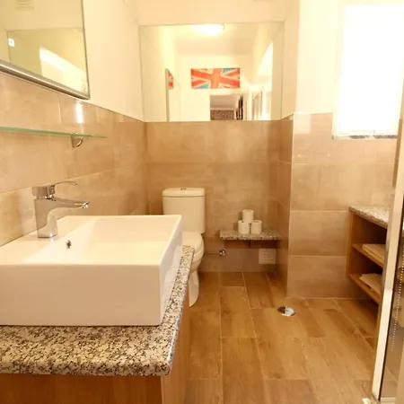Cozy In 80 M² With View Apartment Portimao
