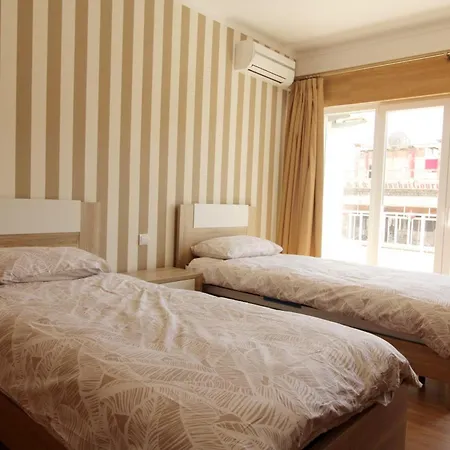 Cozy In 80 M² With View Διαμέρισμα Portimão