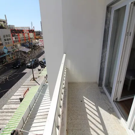 Cozy In 80 M² With View Portimão