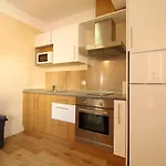 Cozy In 80 M² With View Portimão